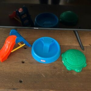 Vintage Little Tikes dollhouse accessories